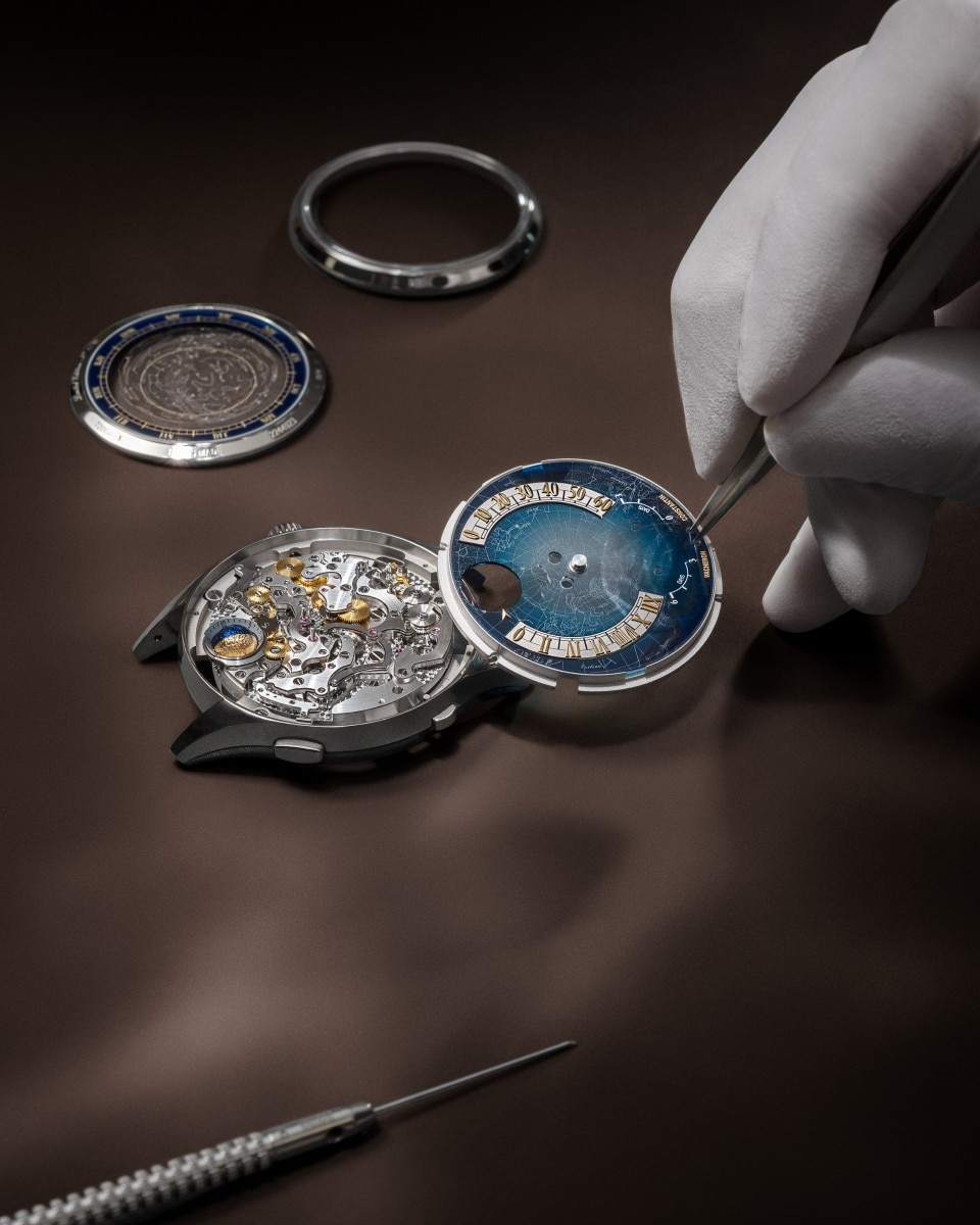 Alternative view - Image - Watch - Métiers d'Art Tribute to The Quest of Time - 43 mm White Gold with Alligator leather strap