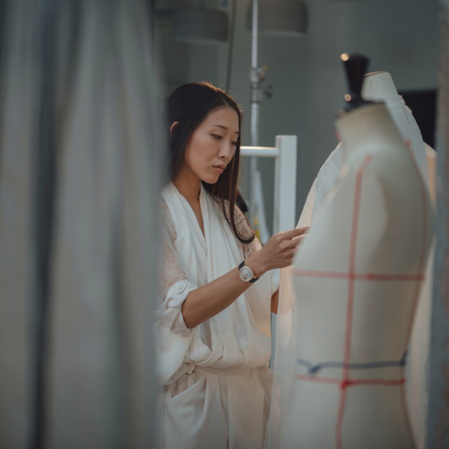 Yiqing Yin wearing Vacheron Constantin wristwatch.